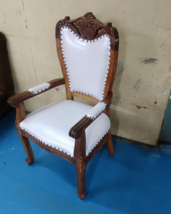 Minister Chair (Nails)